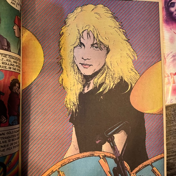 LOT of 9 Rock N Roll Comics NIRVANA QUEEN SEX Pistols - Picture 9 of 11